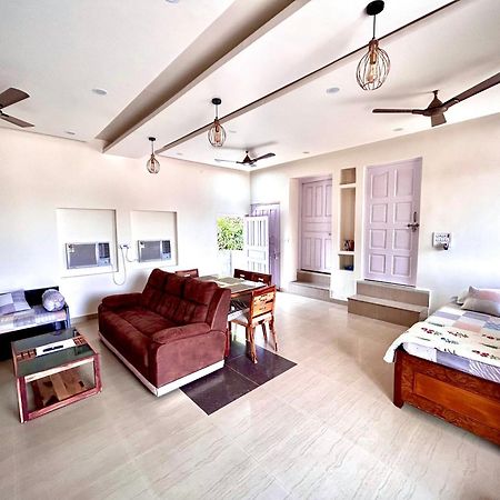 Villa Gooseberry Garden à Ayodhya Extérieur photo